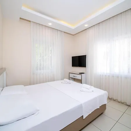 Apartment Comfortable With Shared Pool Near Beach In Muratpasa,