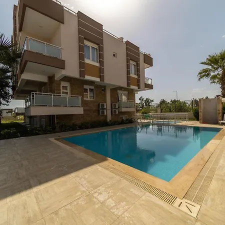 Comfortable With Shared Pool Near Beach In Muratpasa, * Antalya